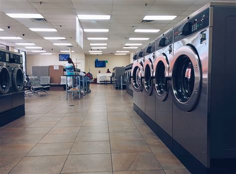 free dry laundromat near me